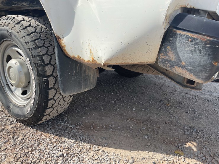 2011-ford-f250-xl-image-24