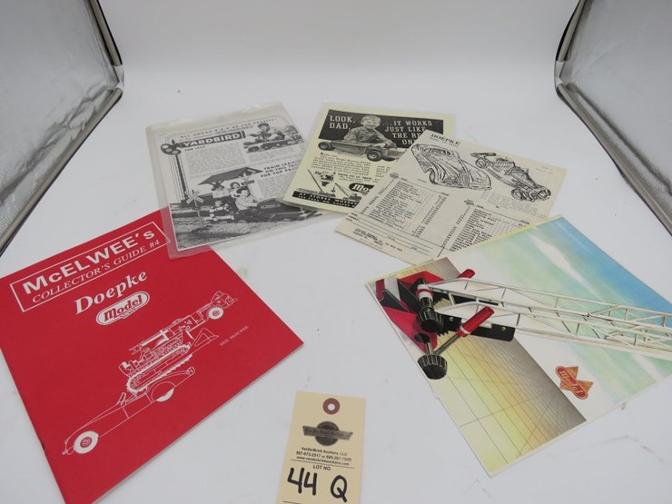 doepke-toys-book-group-image-1