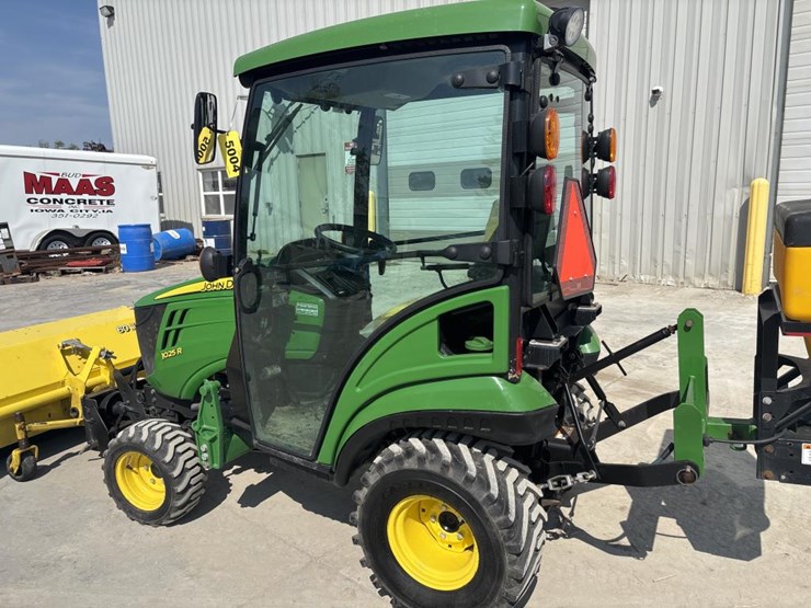 john-deere-1025-image-8