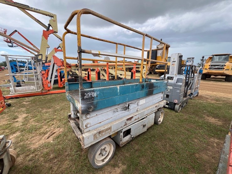 1999-snorkel-20ne-electric-scissor-lift-image-1