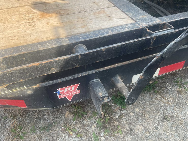 #8618-•-2021-pj-20'-tilt-deck-equipment-trailer-(has-wi-title)-(aps)-image-76