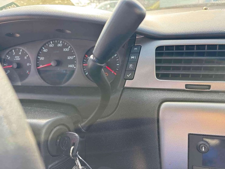 2012-chevrolet-impala-sedan-image-15