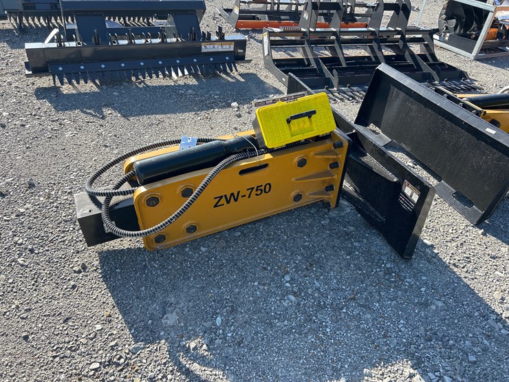 #71-•-skid-steer-hydraulic-hammer-with-two-bits-image-1