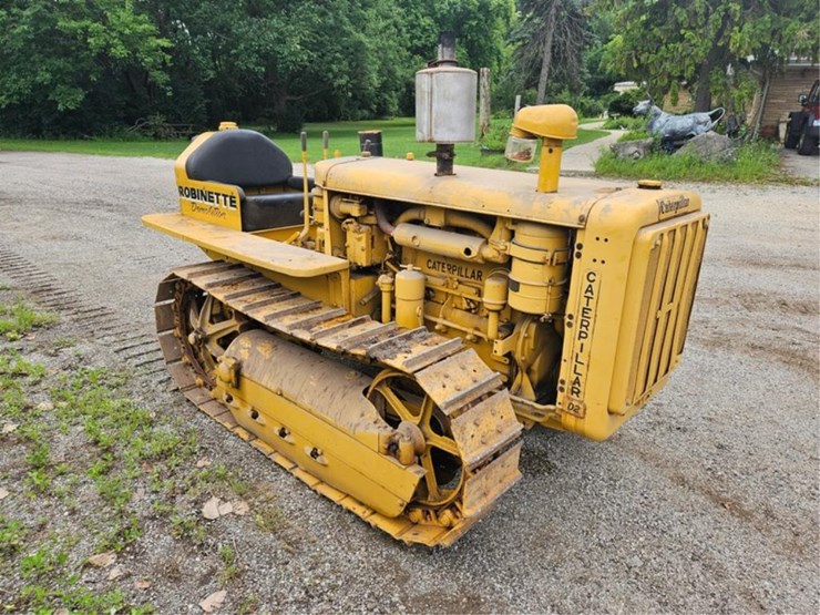 2015-caterpillar-d2-image-7