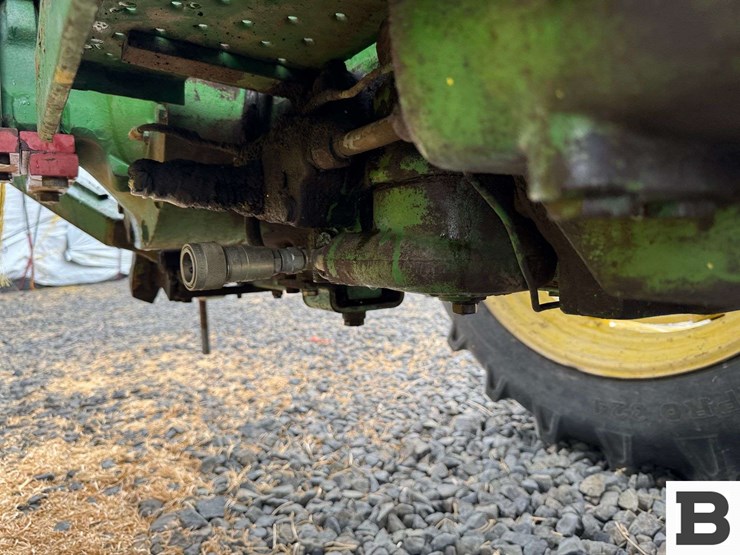 1976-john-deere-2640-image-57