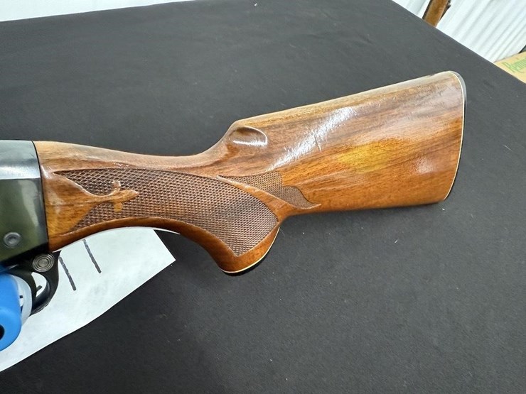remington-1100-16-gauge-shotgun-image-7