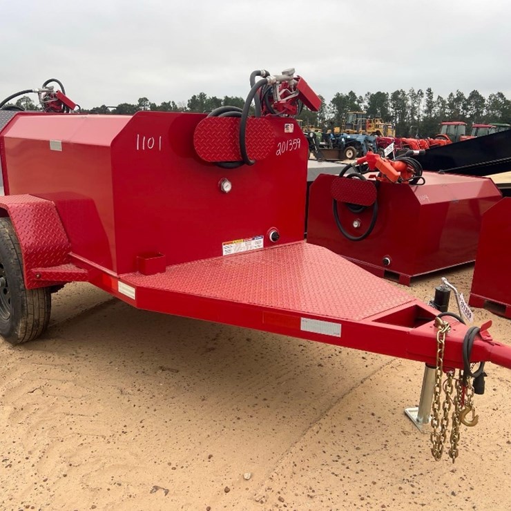 UNUSED XSTAR 300 GALLON PORTABLE FUEL TANK