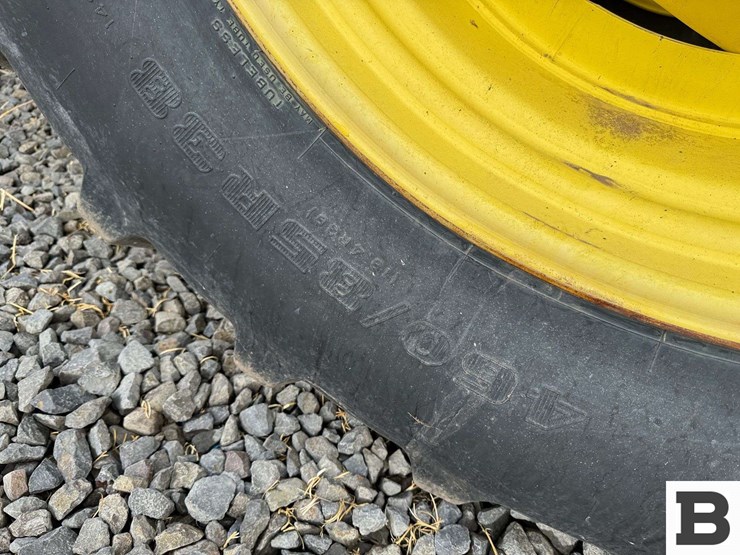 2012-john-deere-6430-image-37