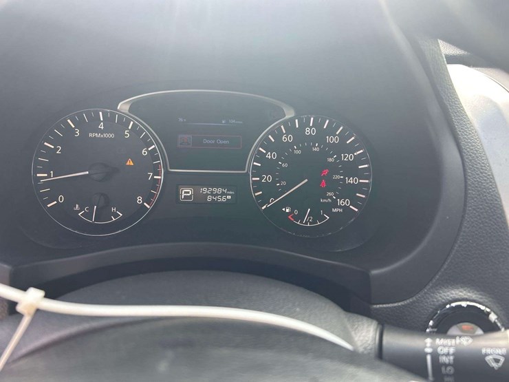 2015-nissan-altima-sedan-image-12