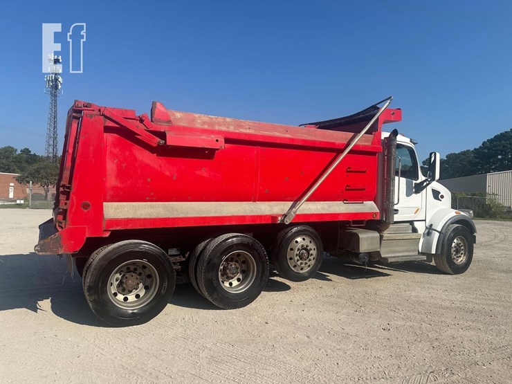 2019-peterbilt-567-image-3