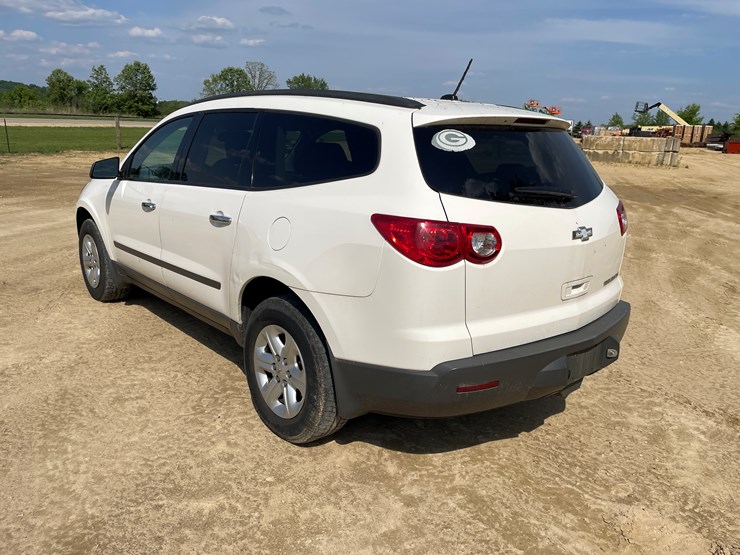 2012-chevrolet-traverse-ls-image-7