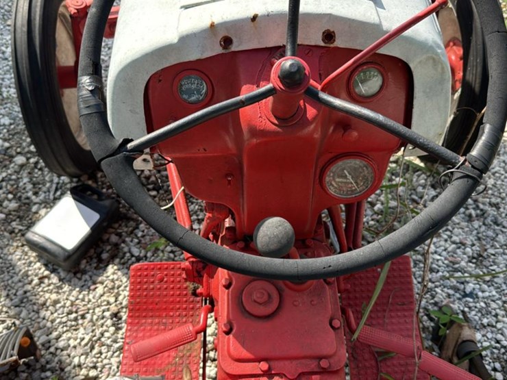 #110-•-1952-ford-8n-tractor-image-5