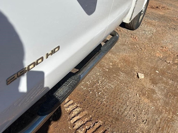 2014-chevrolet-silverado-2500hd-image-8