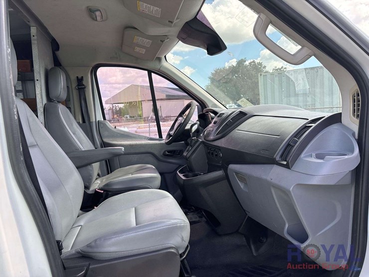2016-ford-transit-image-24