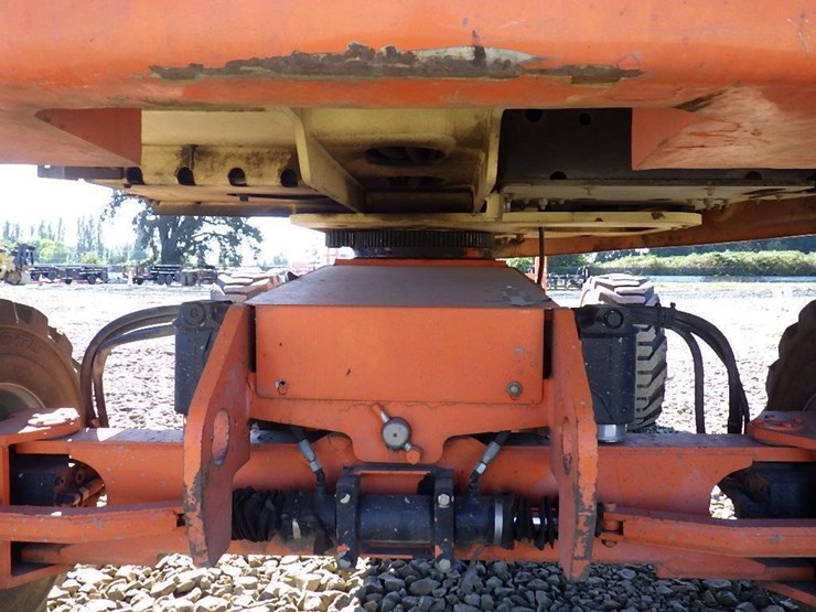 2012-jlg-400s-image-22