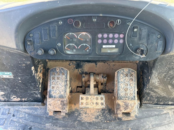 2004-caterpillar-953c-image-25