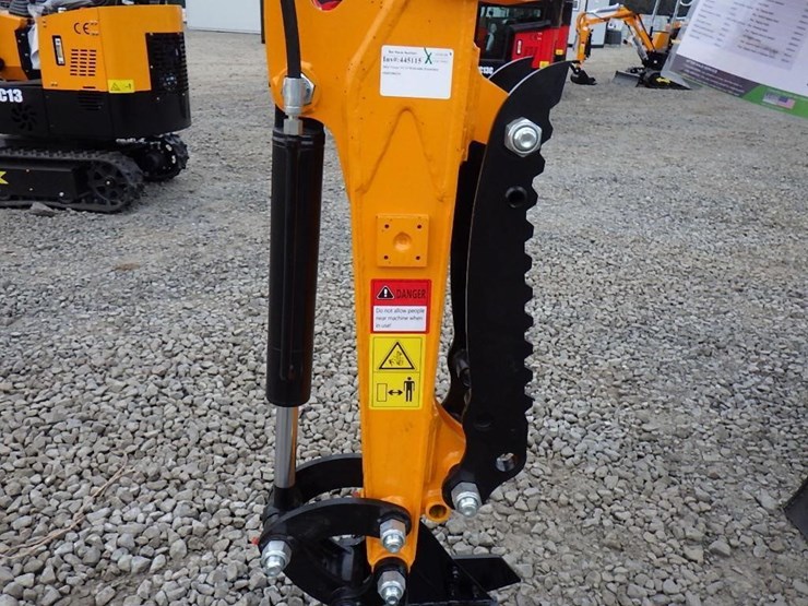 2025-vicsec-vc13-hydraulic-excavator-image-6