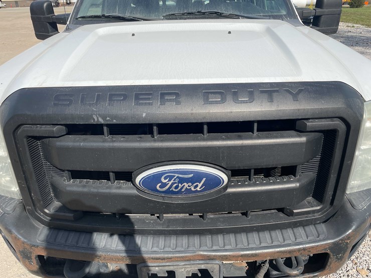 2011-ford-f250-xl-image-124