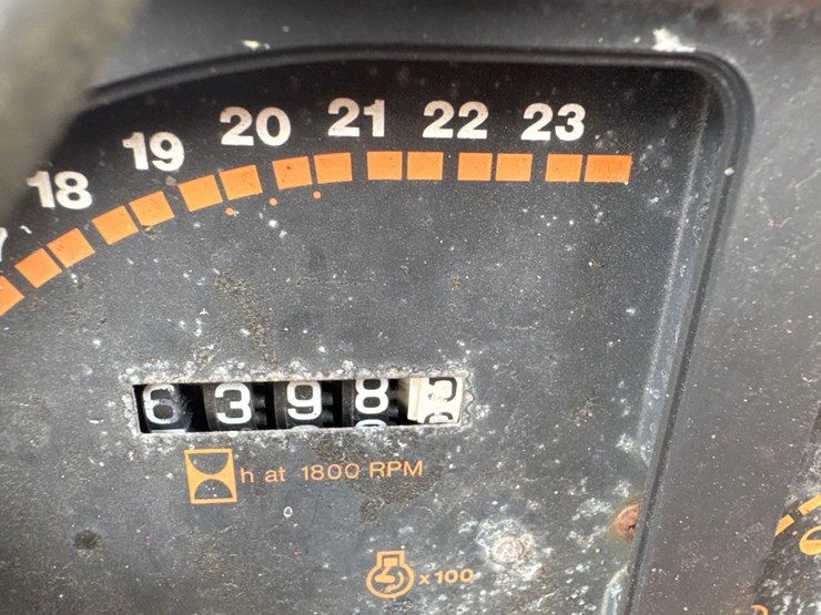 massey-ferguson-398-image-21