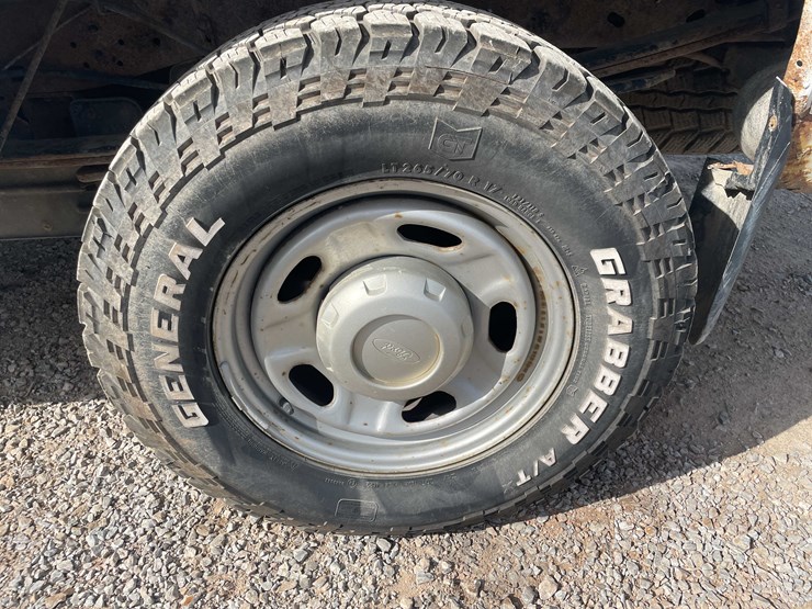 2011-ford-f250-xl-image-10