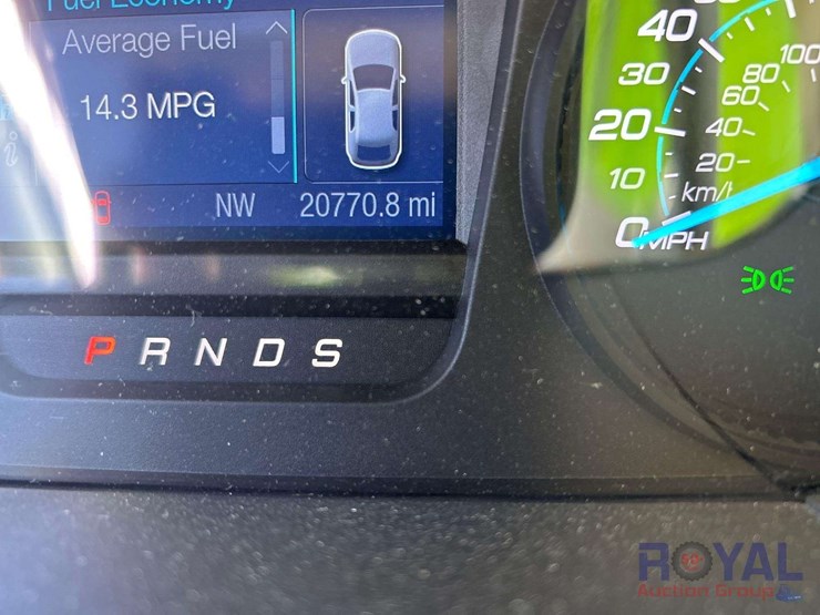 2015-ford-taurus-se-sedan-image-6