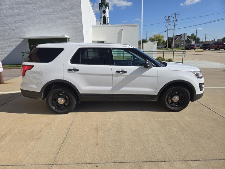 #1825-•-2019-ford-police-interceptor-suv-image-6