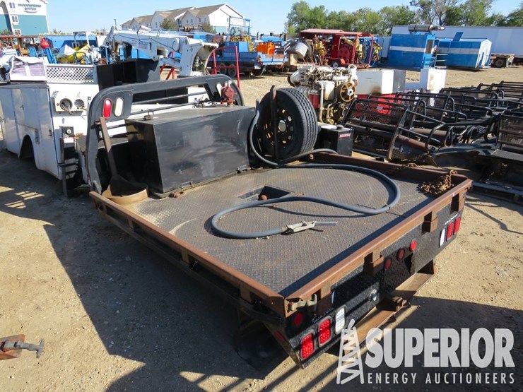 (5-37)-cm-truck-beds-7'w-x-8'6"l-steel-pickup-flat-image-1