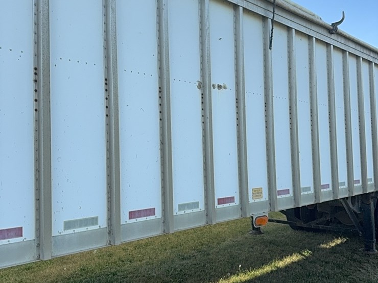 41’-rr-live-bottom-grain-trailer,-has-roll-tarp-image-6