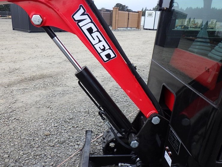 2025-vicsec-13c-hydraulic-excavator-image-8