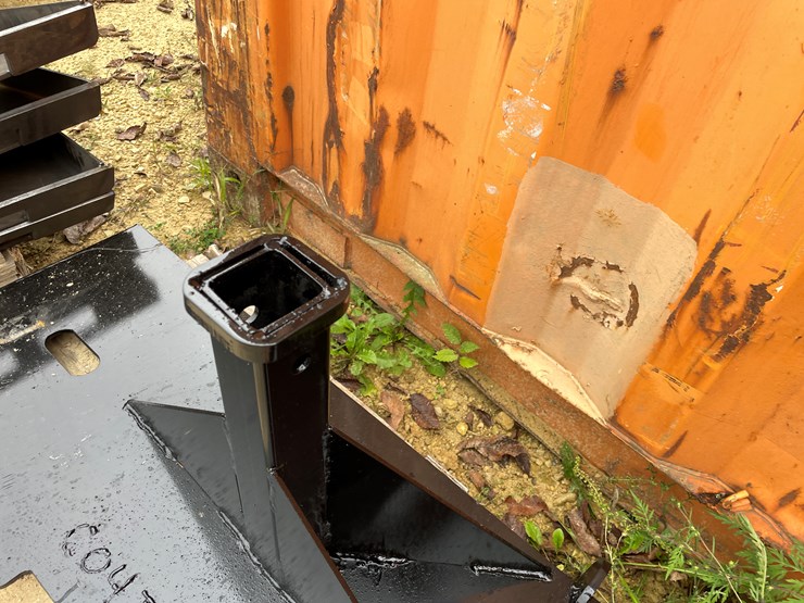 #2019-•-new-kc-skid-steer-2"-hitch-receiver-image-6