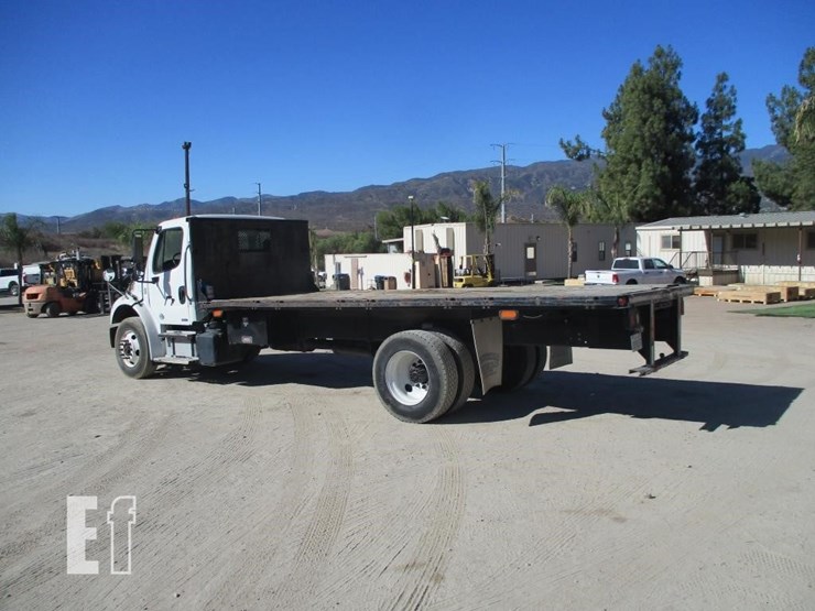 2012-freightliner-business-class-m2-106-image-4