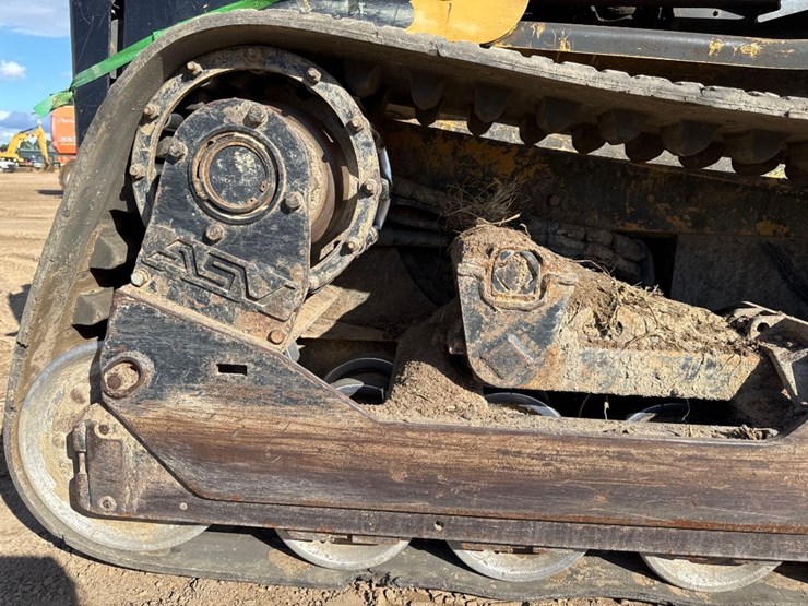 2005-caterpillar-267b-image-10