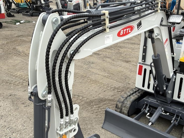 2025-bttl-et15h-6-hydraulic-excavator-image-11