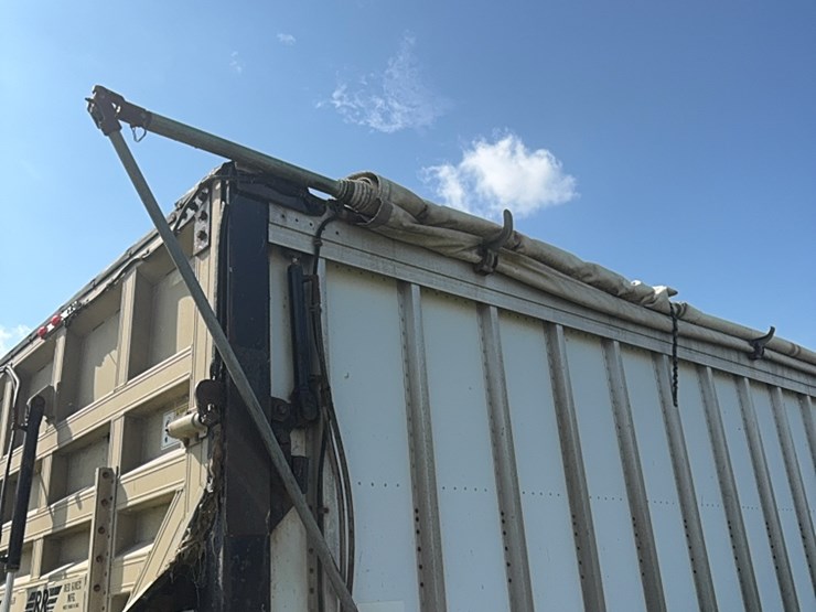 41’-rr-live-bottom-grain-trailer,-has-roll-tarp-image-2