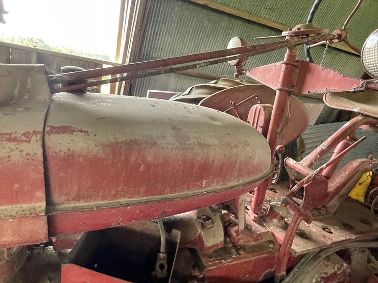 #4484-•-mccormick-super-h-tractor-image-29