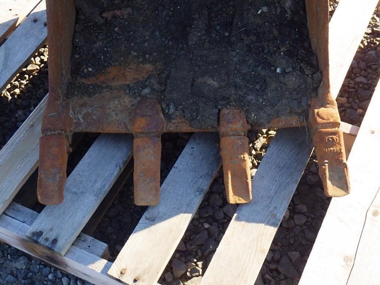 fmco-excavator-bucket-22.5"-image-6
