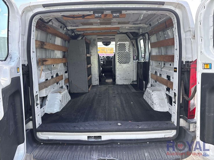 2016-ford-transit-image-16