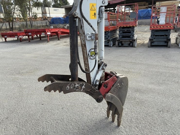 2018-takeuchi-tb253-2-excavator-image-6