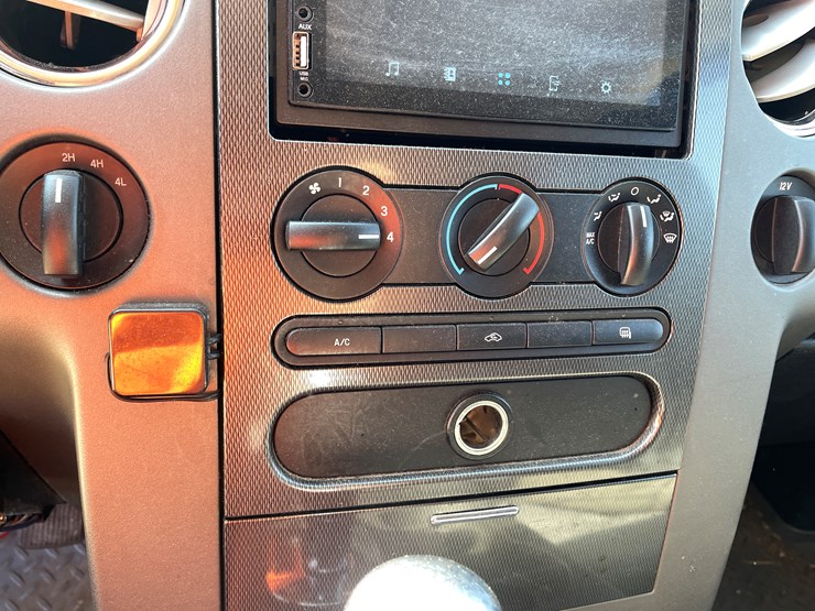 2005-ford-f150-image-63