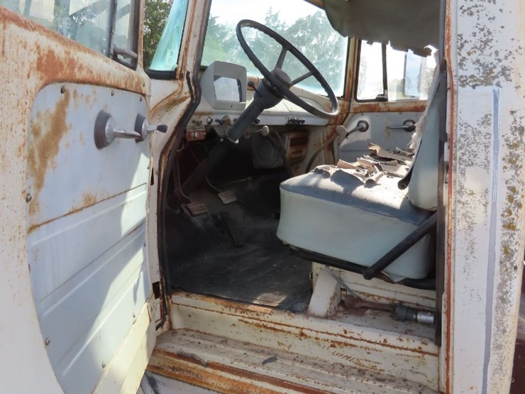 1954-international-r190-image-5