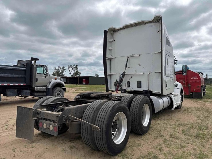 2014-kenworth-t680-image-6