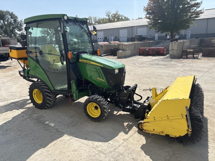 john-deere-1025-image-5
