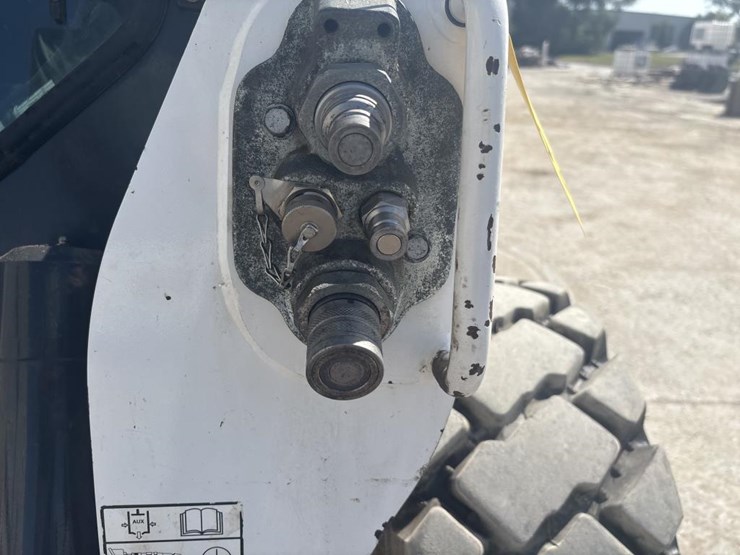 2019-bobcat-s770-image-16