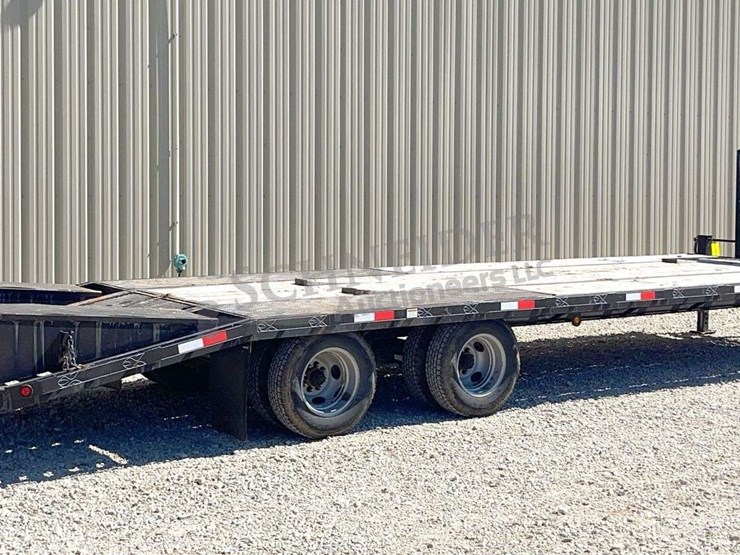 2007-load-master-27'-flatbed-gooseneck-trailer,-from-the-estate-of-dr.-ken-buchmann-image-5