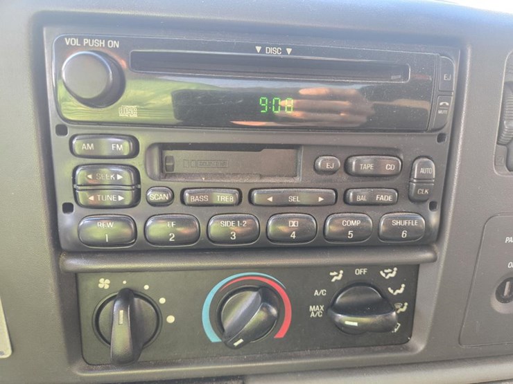2003-ford-f550-image-44