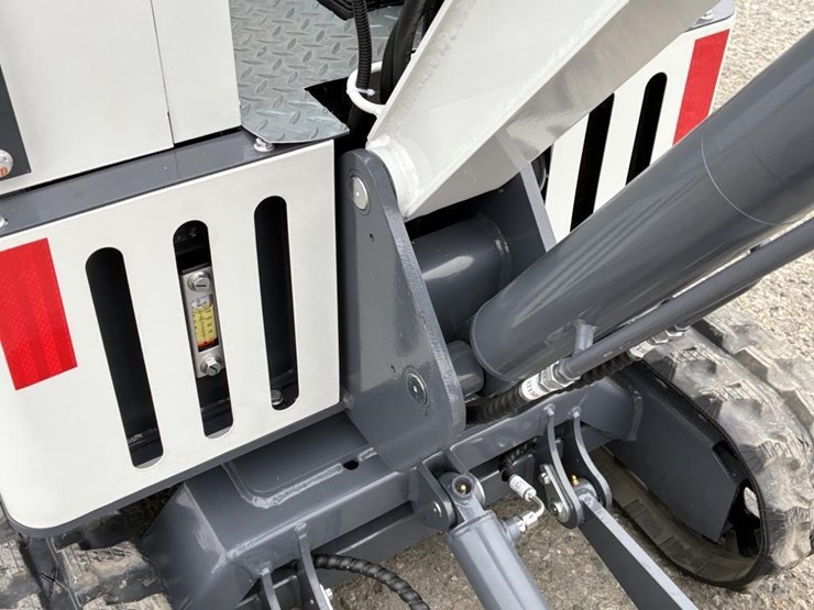 2025-bttl-et15h-6-hydraulic-excavator-image-6