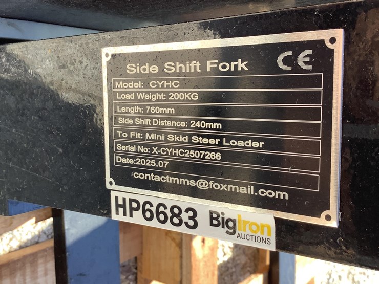 2025-giyi-cyhc-mini-skid-steer-hyd-side-shift-fork-image-17