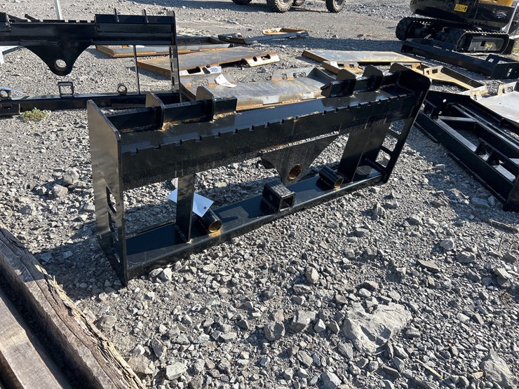 #16-•-skid-steer-pallet-fork-/-hay-spear-frame-image-1