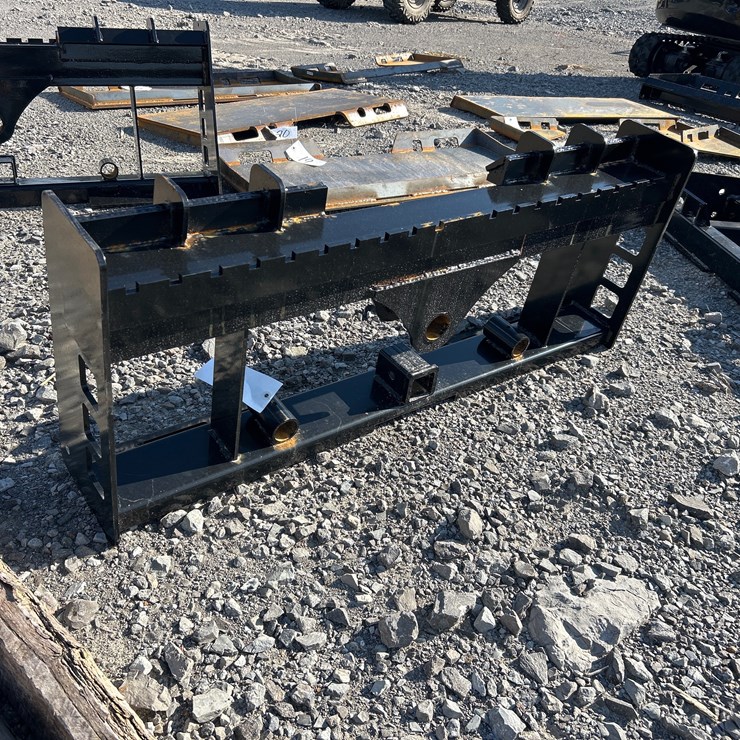 #16 • SKID STEER PALLET FORK / HAY SPEAR FRAME