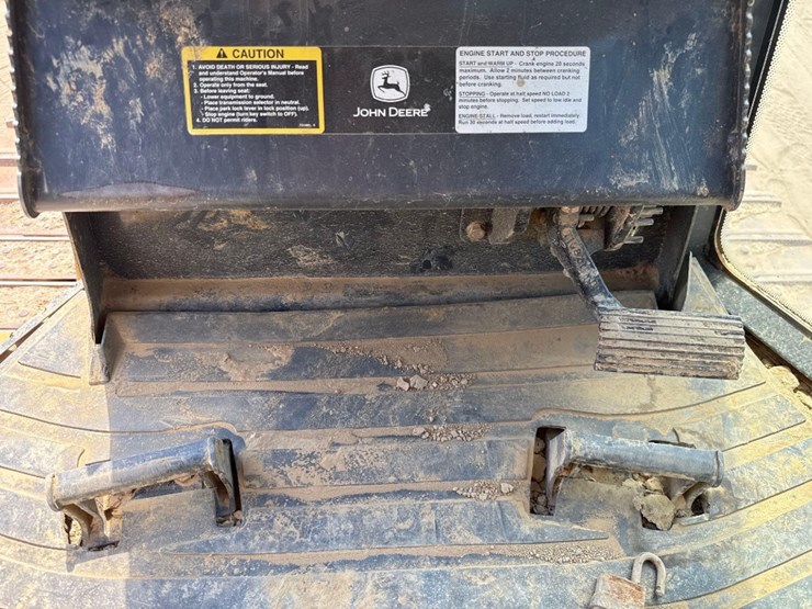2007-deere-700j-xlt-image-29